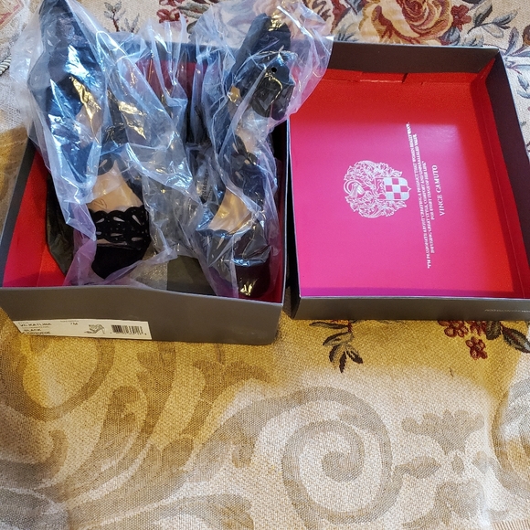 Vince Camuto black dressy high heels NWT - Picture 2 of 4